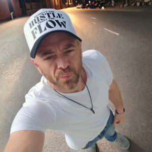 RESPECT THE HUSTLE ~ TRUST THE FLOW.  ODDIDODDI. Snap-Back Cap